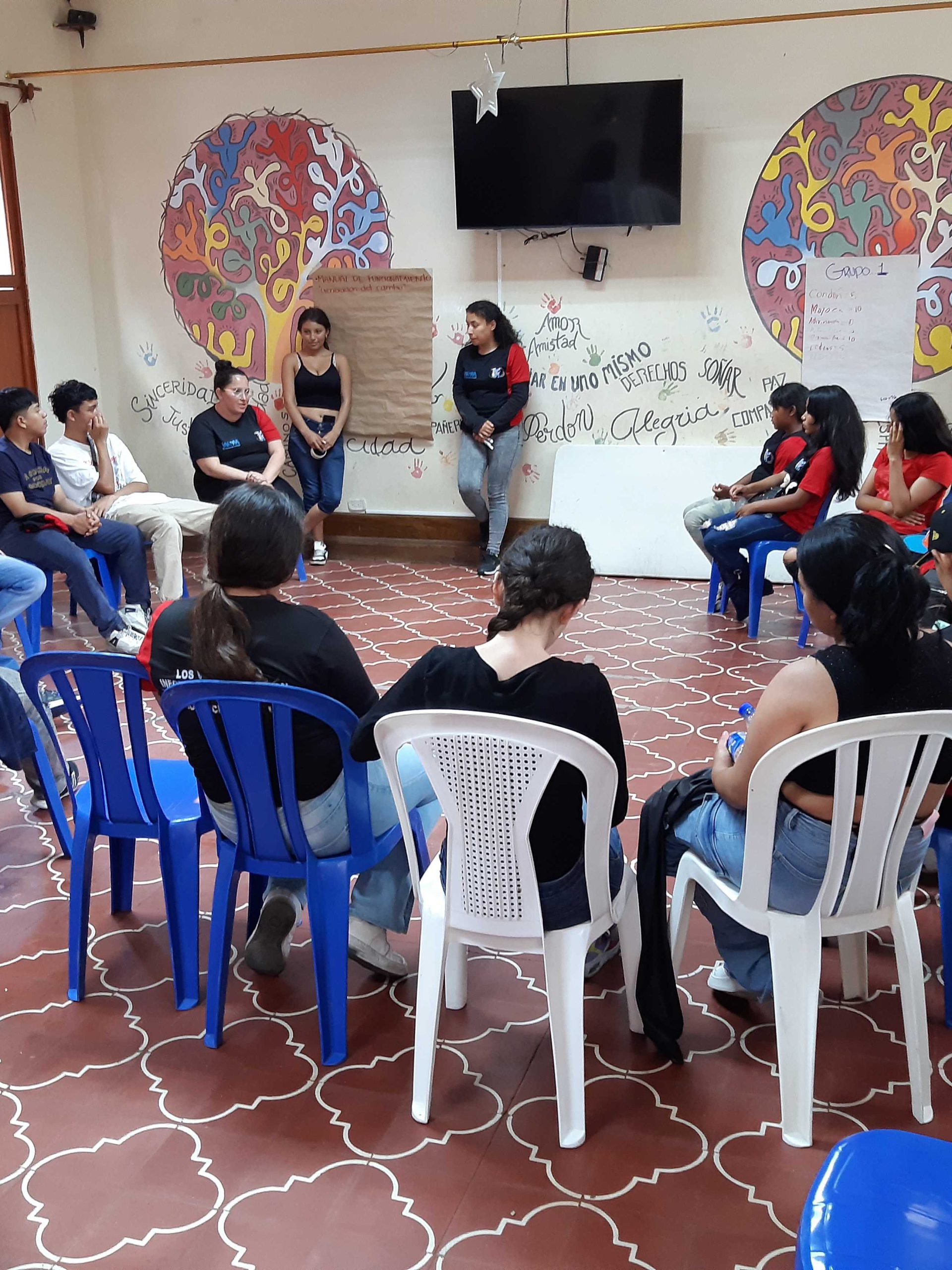 Le Mojoca accueille des enfants et des jeunes qui veulent sortir de la rue en leur proposant activités, formations et soutiens divers.